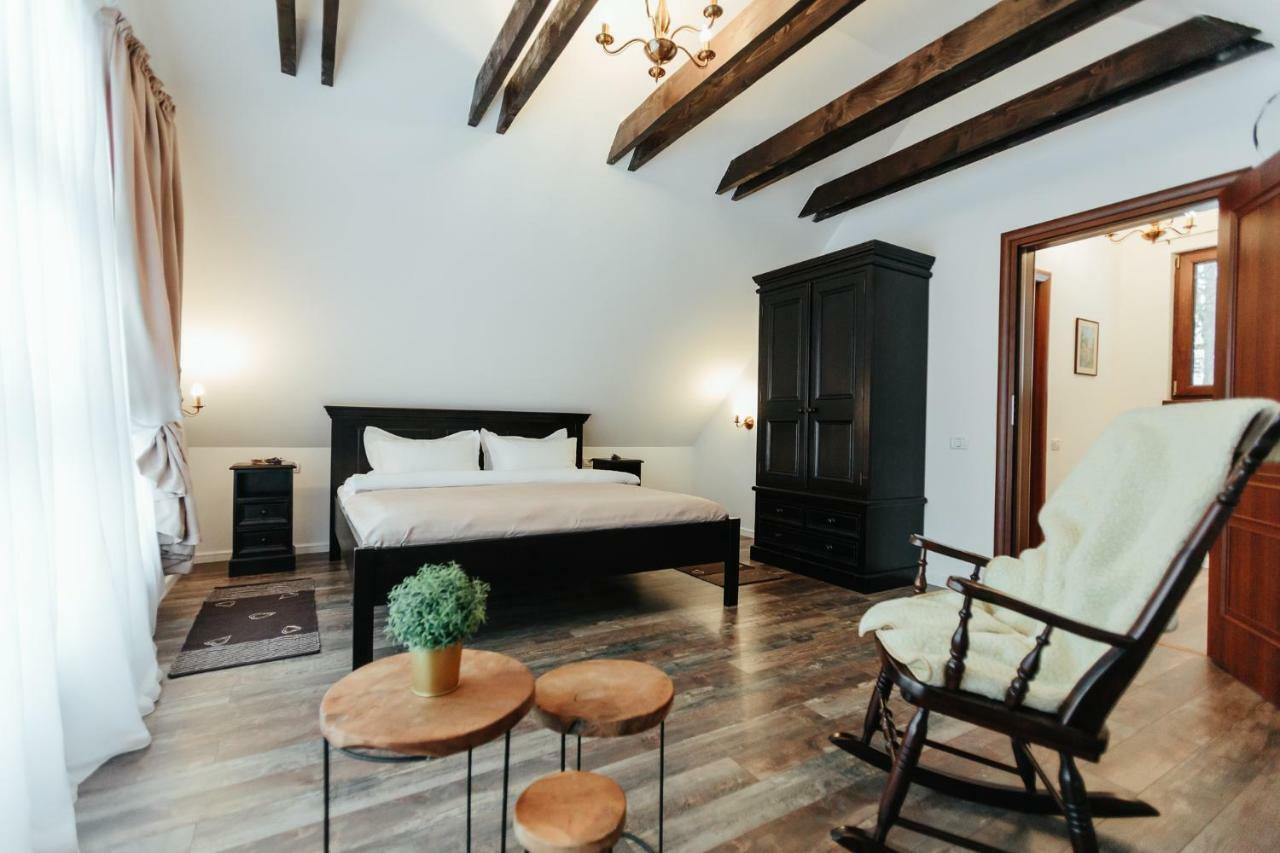 Villa Casuta Boema Rîşnov Esterno foto