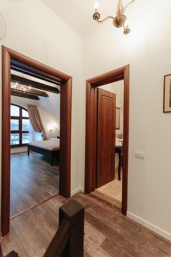 Villa Casuta Boema Rîşnov Esterno foto